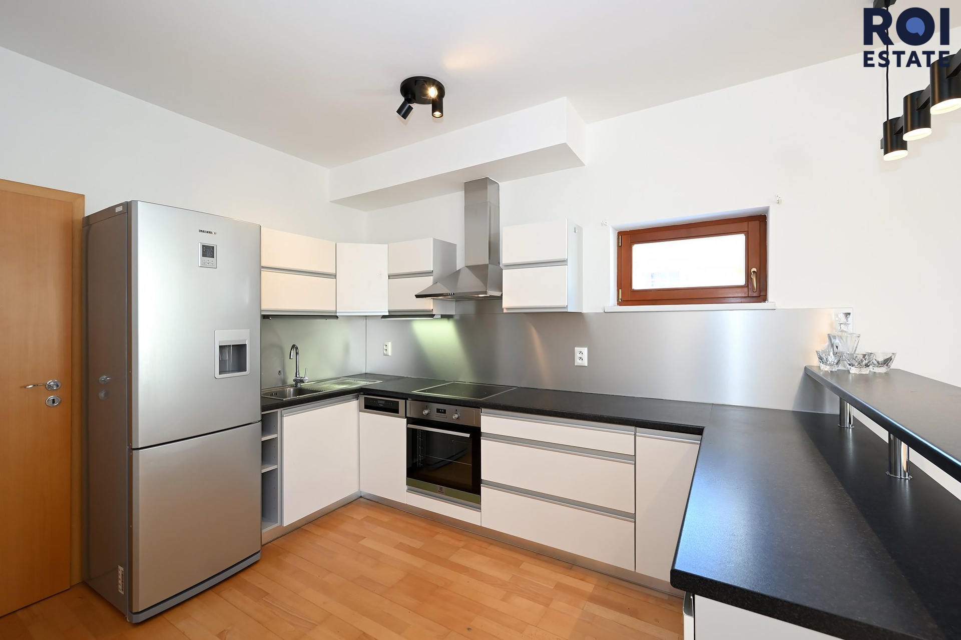 Pronájem bytu 3+kk 75 m² s klimatizací a parkovacím stáním, Praha - Smíchov