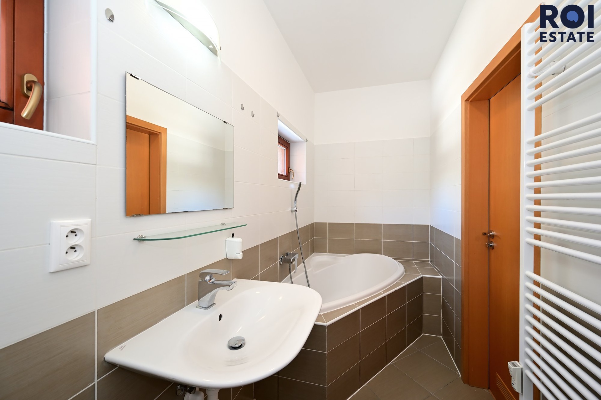 Pronájem bytu 3+kk 75 m² s klimatizací a parkovacím stáním, Praha - Smíchov