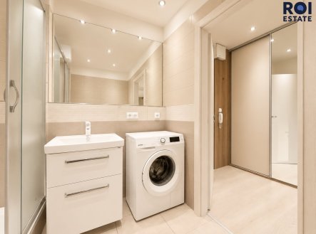 Pronájem bytu, 1+kk, 32 m²