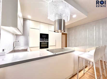 Pronájem bytu, 4+kk, 103 m²