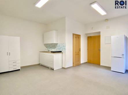 Pronájem bytu, 1+kk, 32 m²