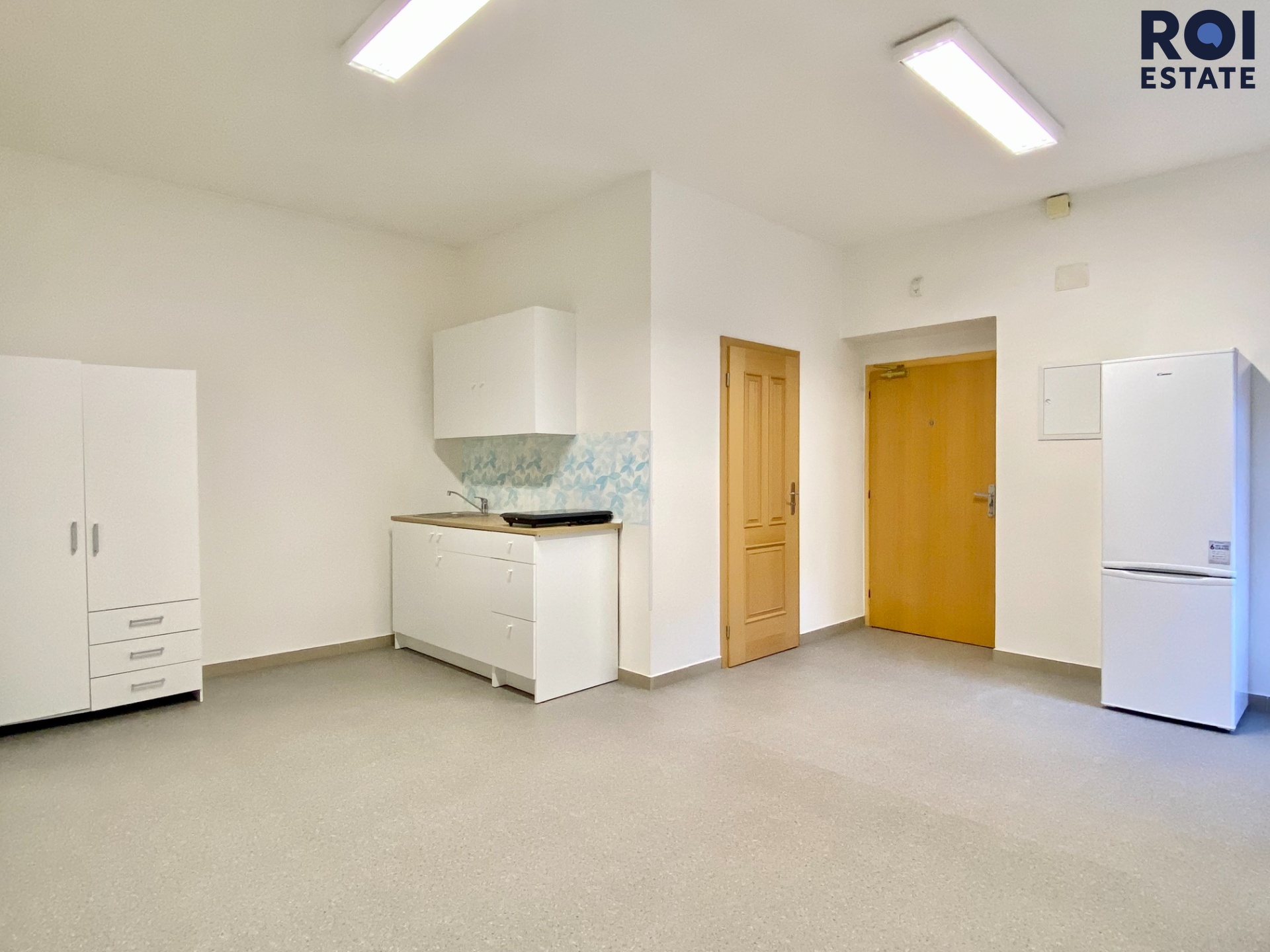 Pronájem bytu 1+kk se společnou terasou,  32m², Praha - Břevnov