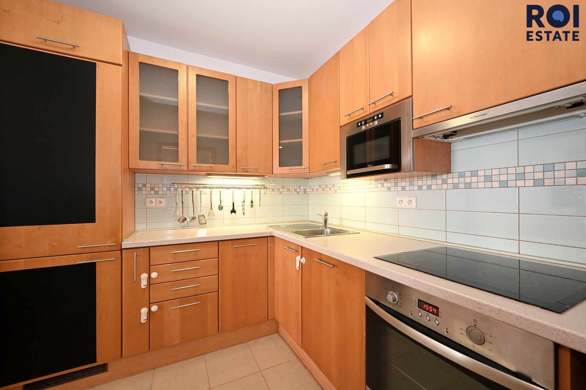 Pronájem kompletně zařízeného bytu 2+kk 65 m² s balkonem a parkovacím stáním, Praha - Libeň