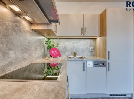 Pronájem bytu, 1+kk, 33 m²