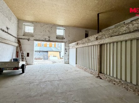 Pronájem skladu, 204 m²