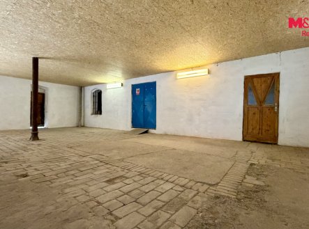 Pronájem skladu, 204 m²
