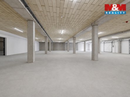 Pronájem skladu, 2 200 m²