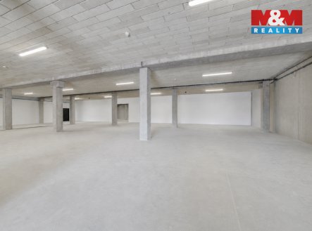 Pronájem skladu, 2 200 m²
