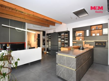 Pronájem kanceláře, 234 m²