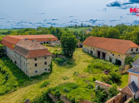 Prodej pozemku pro komerční výstavbu, 18 500 m²