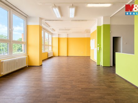 Pronájem obchodní prostory, 82 m²