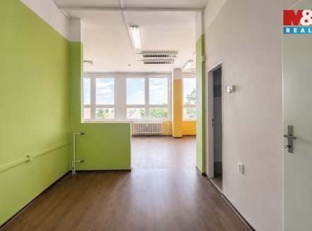 Pronájem obchodní prostory, 82 m²