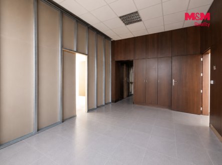 Pronájem obchodní prostory, 93 m²
