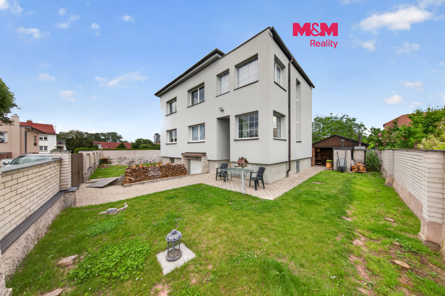 Dům