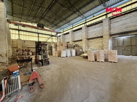 Pronájem skladu, 1 040 m²