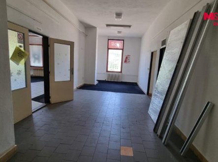 Pronájem obchodní prostory, 270 m²