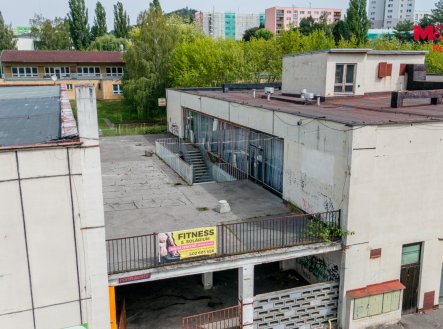 Prodej obchodní prostory, 1 600 m²