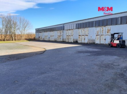 Pronájem skladu, 940 m²