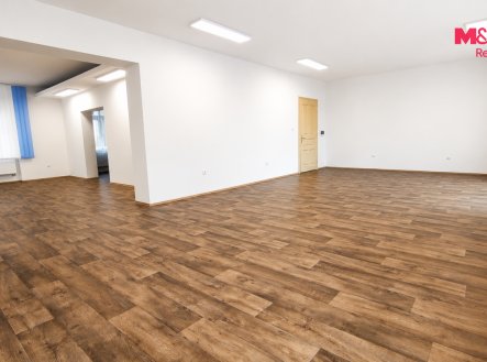 Pronájem kanceláře, 99 m²