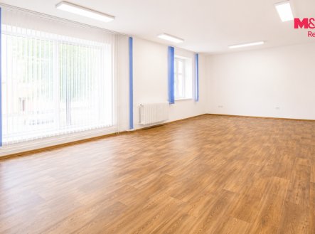 Pronájem kanceláře, 99 m²