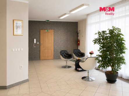 Pronájem obchodní prostory, 146 m²