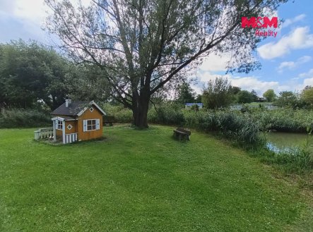 Prodej pozemku pro komerční výstavbu, 27 295 m²