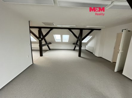 Pronájem kanceláře, 122 m²