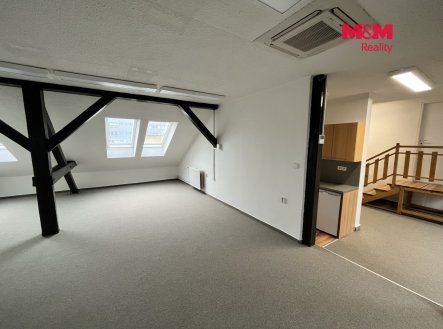 Pronájem kanceláře, 122 m²