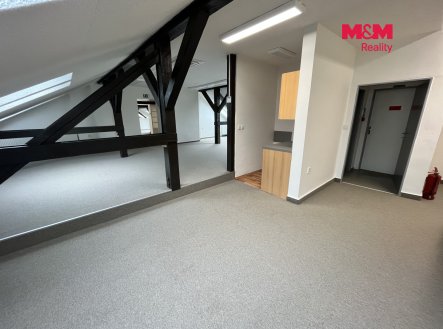 Pronájem kanceláře, 122 m²