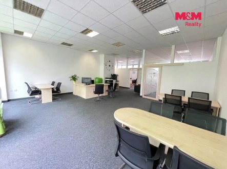 Pronájem obchodní prostory, 131 m²