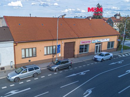 Pronájem obchodní prostory, 890 m²