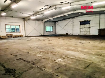 Pronájem skladu, 350 m²