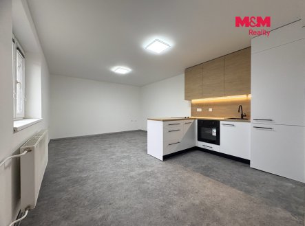 Pronájem bytu, 1+kk, 35 m²
