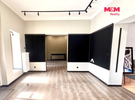 Pronájem obchodní prostory, 92 m²