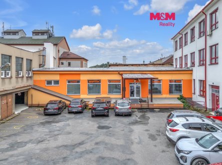 Pronájem obchodní prostory, 498 m²