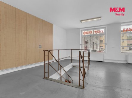 Pronájem obchodní prostory, 498 m²