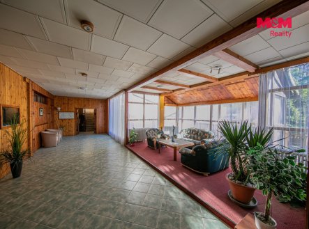 Prodej hotel, 2 200 m²