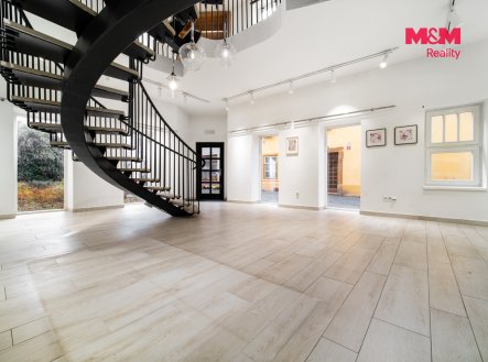 Prodej obchodní prostory, 77 m²