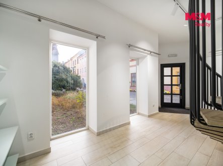 Prodej obchodní prostory, 77 m²