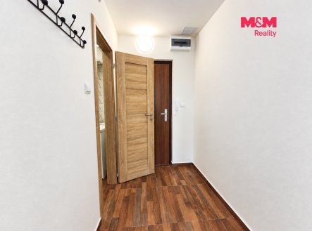 Pronájem bytu, 1+kk, 27 m²