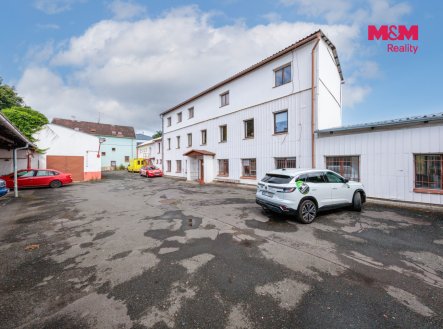 Prodej kanceláře, 900 m²