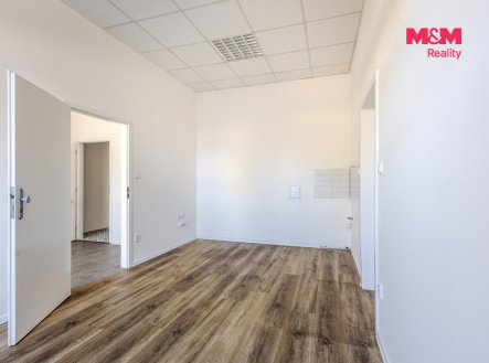 Pronájem obchodní prostory, 108 m²