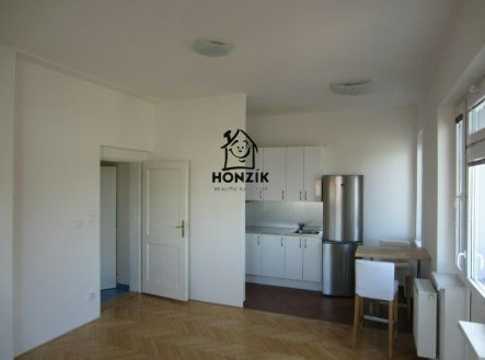 Pronájem bytu, 1+kk, 37 m²
