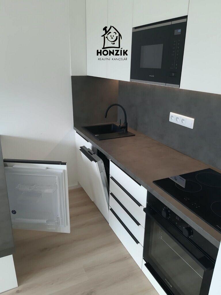 Byt 2+kk s terasou, gar. stáním a komorou Stará Boleslav, ul. Josefa Truhláře