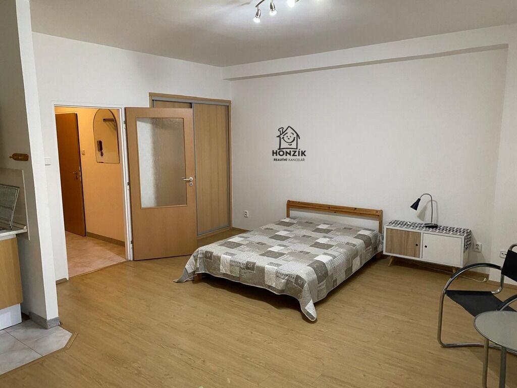 Byt 1+kk s lodžií, 43 + 3 m2, Praha 4 Nusle, ul. Dačíckého