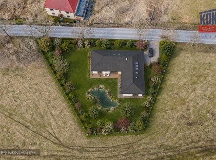 Prodej pozemku pro bydlení, 1 821 m²