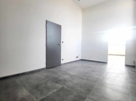 Pronájem komerčního objektu, sklad, 35 m²