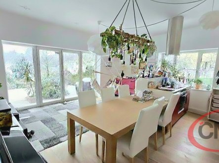 Pronájem domu/vily, 200 m²