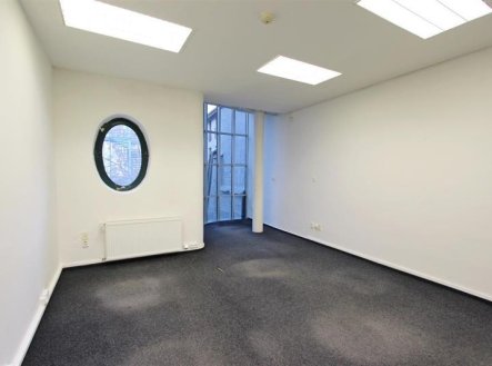 Pronájem kanceláře, 48 m²