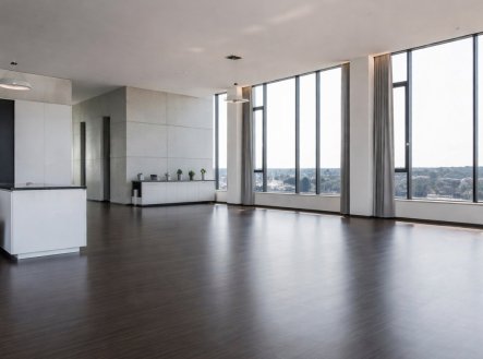 Pronájem kanceláře, 280 m²